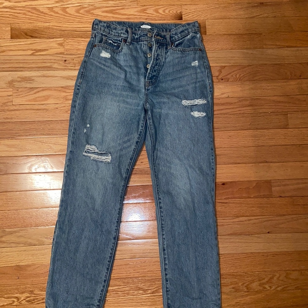 OLD NAVY O.G straight high waisted ripped jeans.